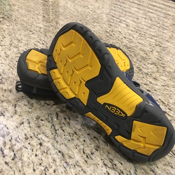 KEEN SANDALS /YOUTH SIZE 5 - Picture 2 of 4